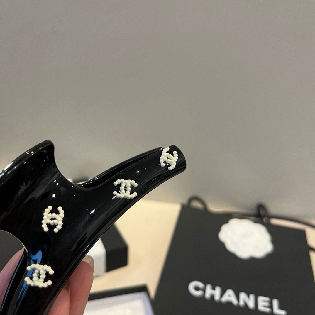 🆕

Chanel香奈儿新款发夹