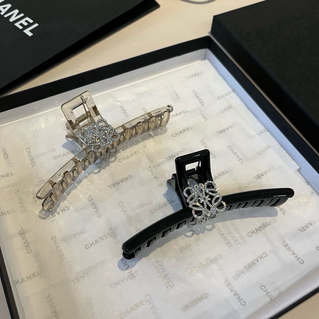 🆕

LOEWE罗意威新款发夹