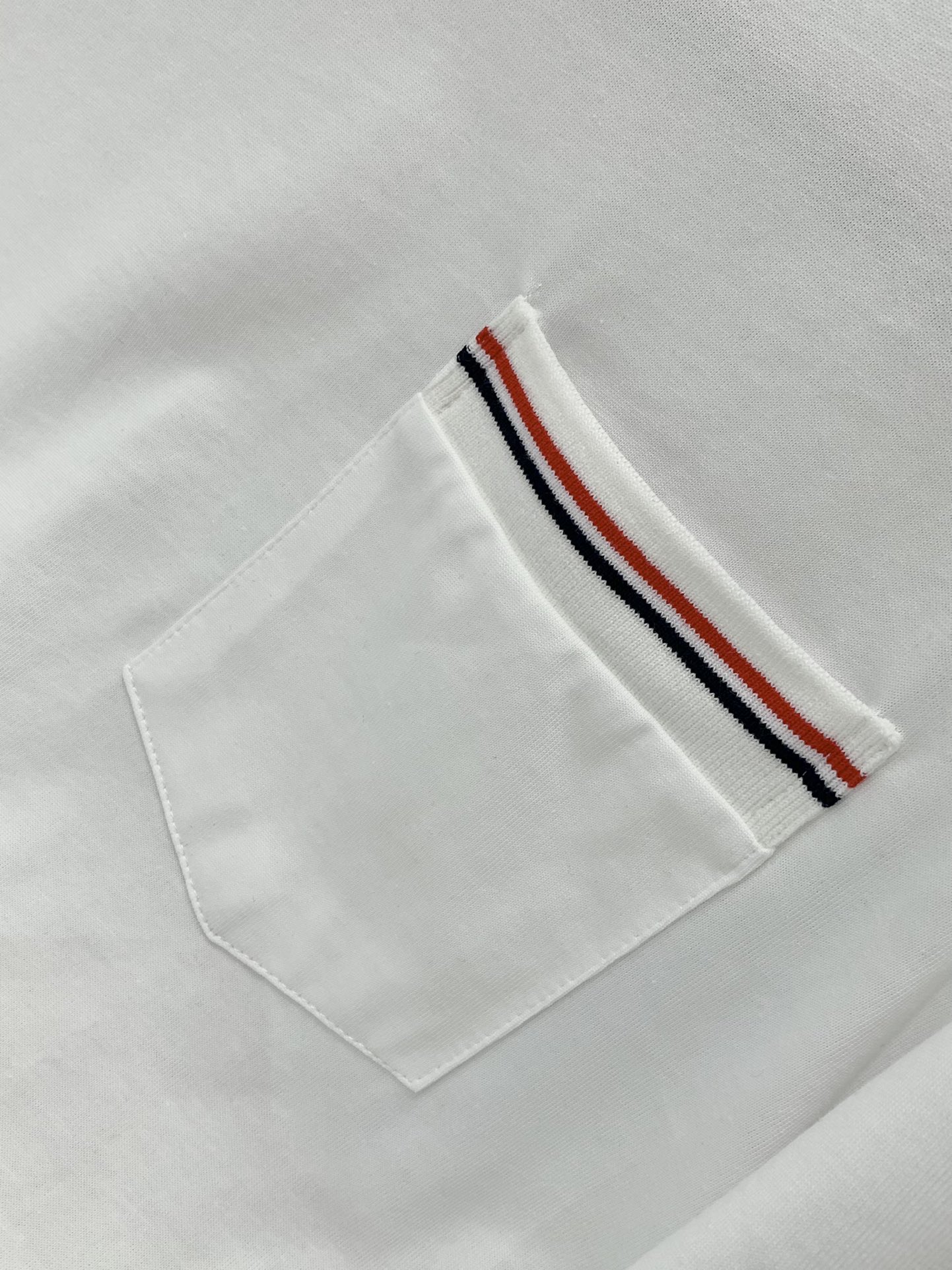 ，Thom Browne 汤姆·布朗 ，2025夏季最新品，时尚休闲圆领短袖T恤，专柜同步有售，原单狠货