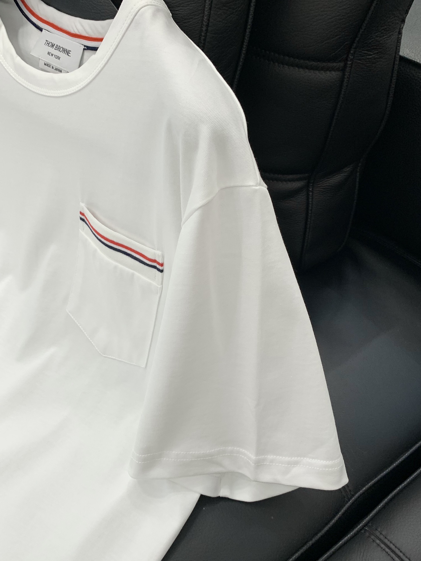 ，Thom Browne 汤姆·布朗 ，2025夏季最新品，时尚休闲圆领短袖T恤，专柜同步有售，原单狠货