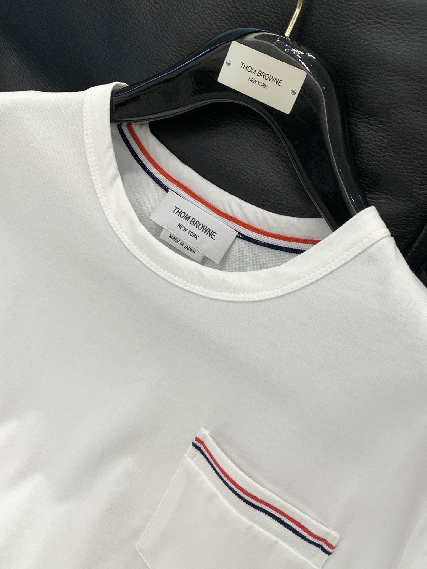 ，Thom Browne 汤姆·布朗 ，2025夏季最新品，时尚休闲圆领短袖T恤，专柜同步有售，原单狠货