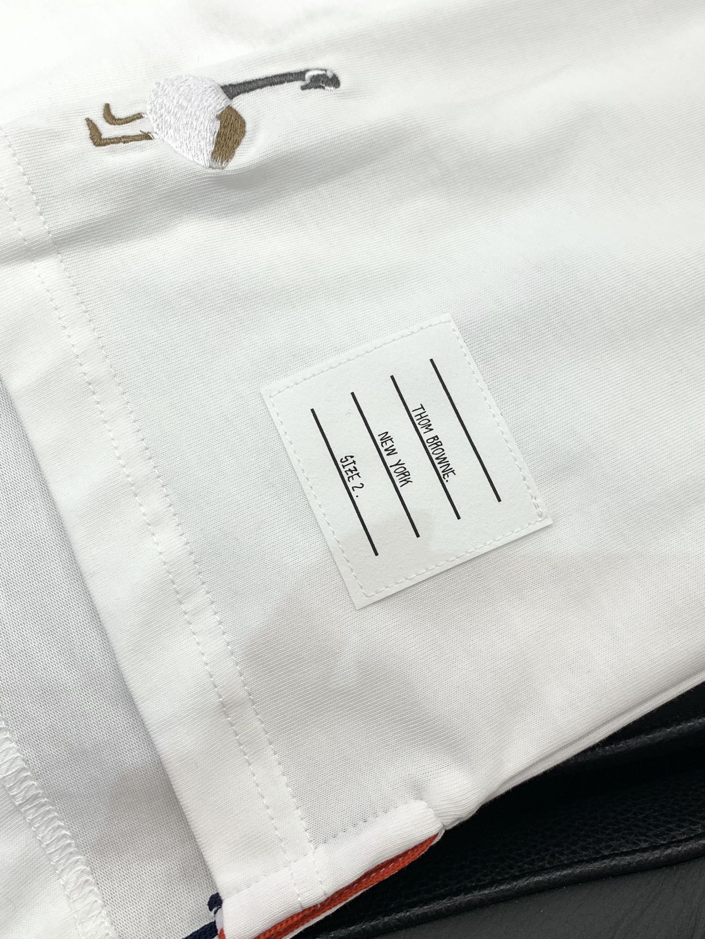 ，Thom Browne 汤姆·布朗 ，2025夏季最新品，时尚休闲圆领短袖T恤，专柜同步有售，原单狠货