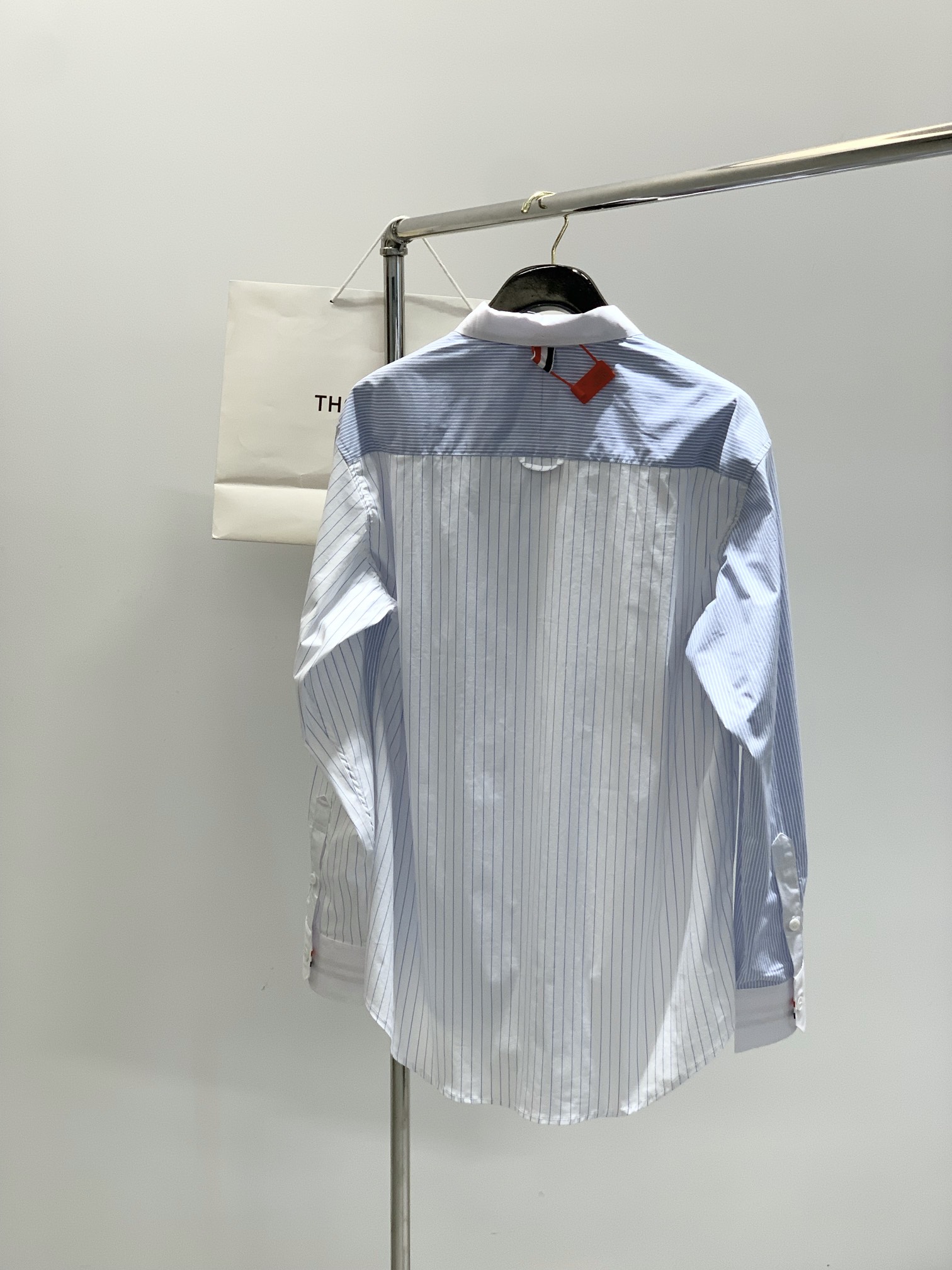 ，Thom Browne 汤姆·布朗 ，2025秋季最新品，时尚休闲长袖衬衫，专柜同步有售，原单狠货，采