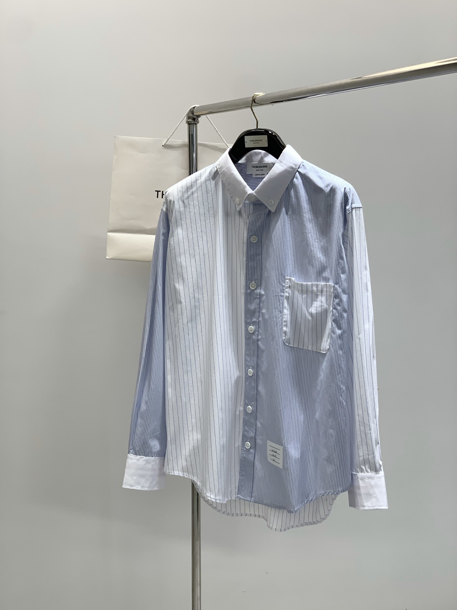 ，Thom Browne 汤姆·布朗 ，2025秋季最新品，时尚休闲长袖衬衫，专柜同步有售，原单狠货，采
