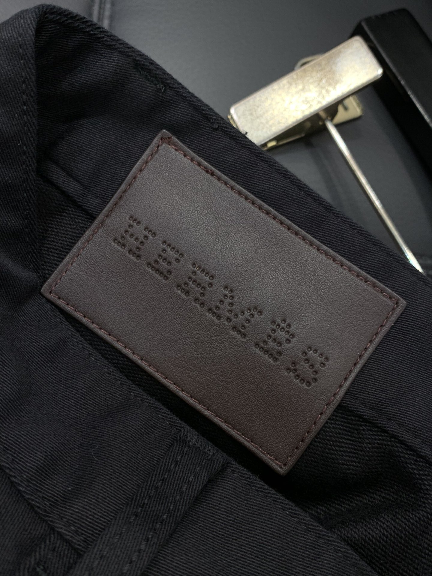 ，Hermès 爱马仕，2025秋季最新品，专柜同步有售，原单狠货，时尚休闲裤，定制进口原版面料，舒适透