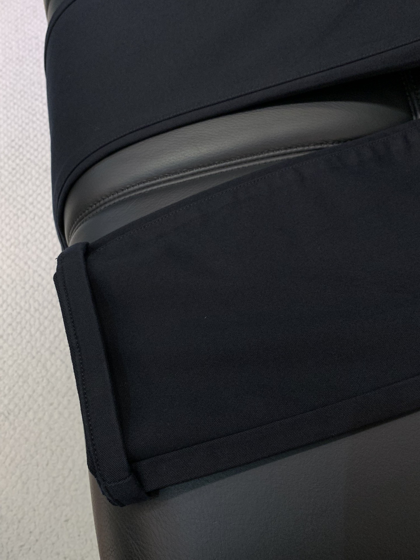 ，Hermès 爱马仕，2025秋季最新品，专柜同步有售，原单狠货，时尚休闲裤，定制进口原版面料，舒适透