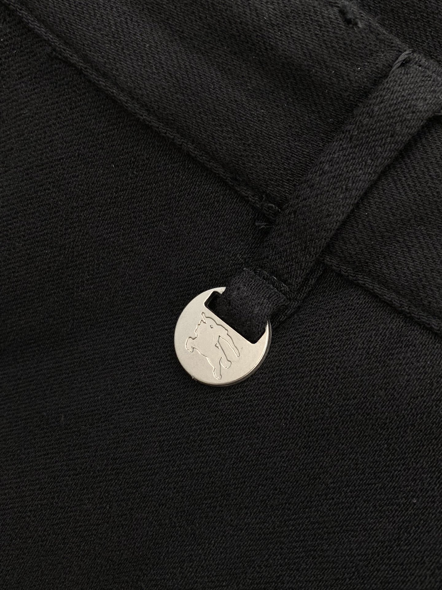 ，Burberry 巴宝莉，2025秋冬最新品，专柜同步有售，原单狠货，时尚休闲➕薄绒牛仔裤，进口原版面