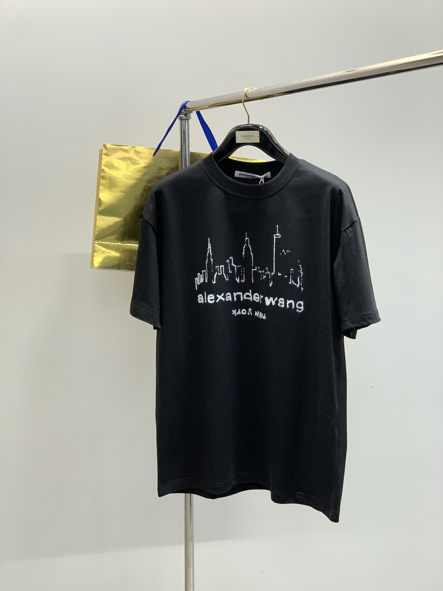，Alexander Wang 亚历山大·王，2025夏季新品，时尚休闲圆领短袖T恤，专柜同步有售，顶级