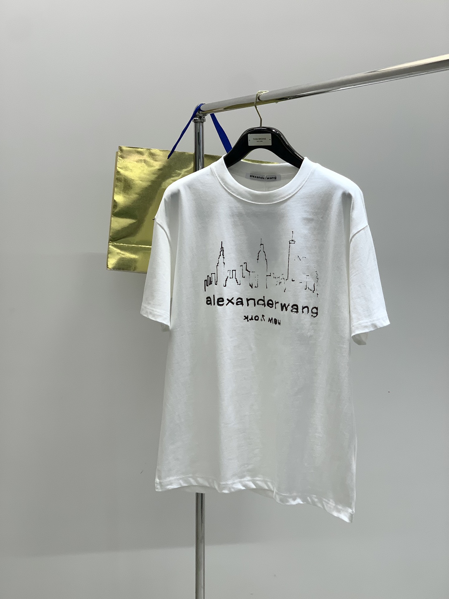 ，Alexander Wang 亚历山大·王，2025夏季新品，时尚休闲圆领短袖T恤，专柜同步有售，顶级