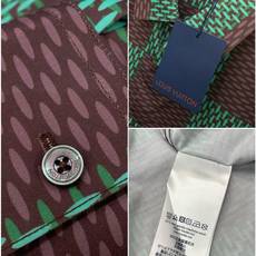 ,LouisVuitton 路易威登,2025夏秋最新款,专柜同步有售,原单狠货,时尚休闲长袖衬衫,上身 ,LouisVuitton 路易威登,2025夏秋最新款,专柜同步有售,原单狠货,时尚休闲长袖衬衫,上身