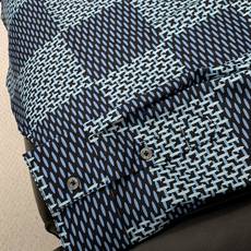,LouisVuitton 路易威登,2025夏秋最新款,专柜同步有售,原单狠货,时尚休闲长袖衬衫,上身 ,LouisVuitton 路易威登,2025夏秋最新款,专柜同步有售,原单狠货,时尚休闲长袖衬衫,上身