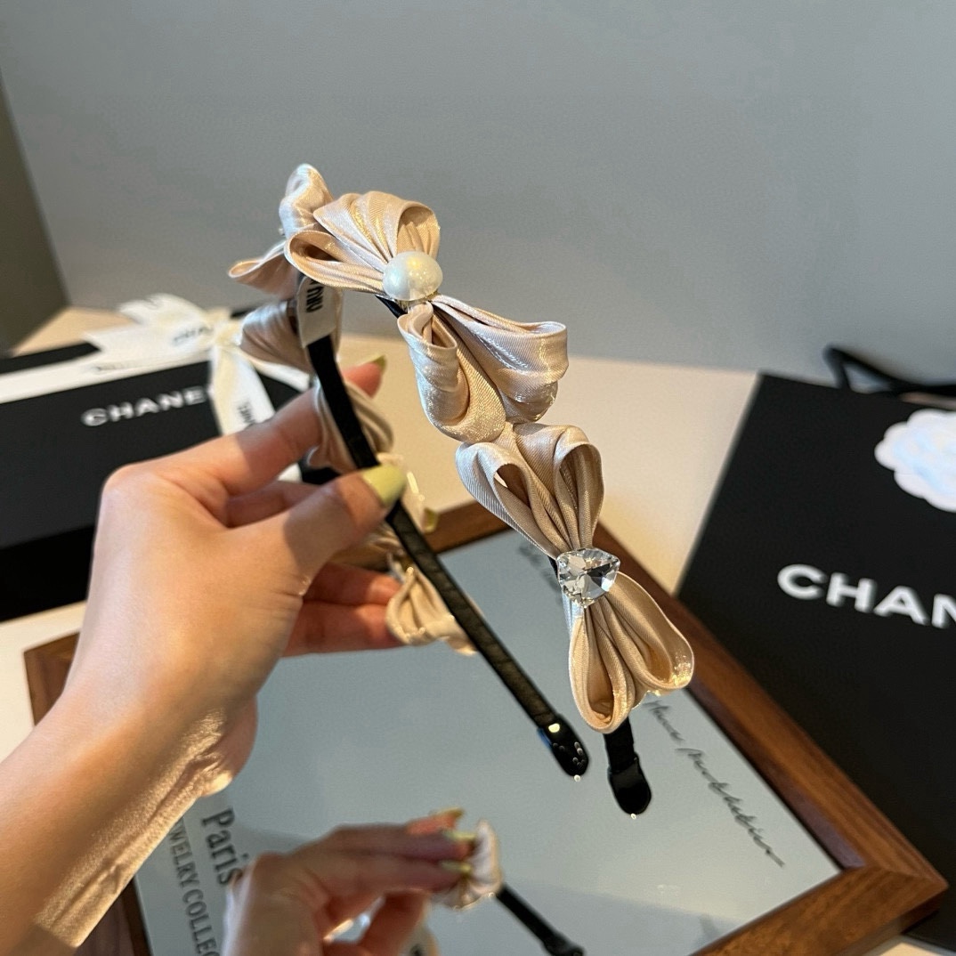 🆕

miumiu缪缪新款发箍