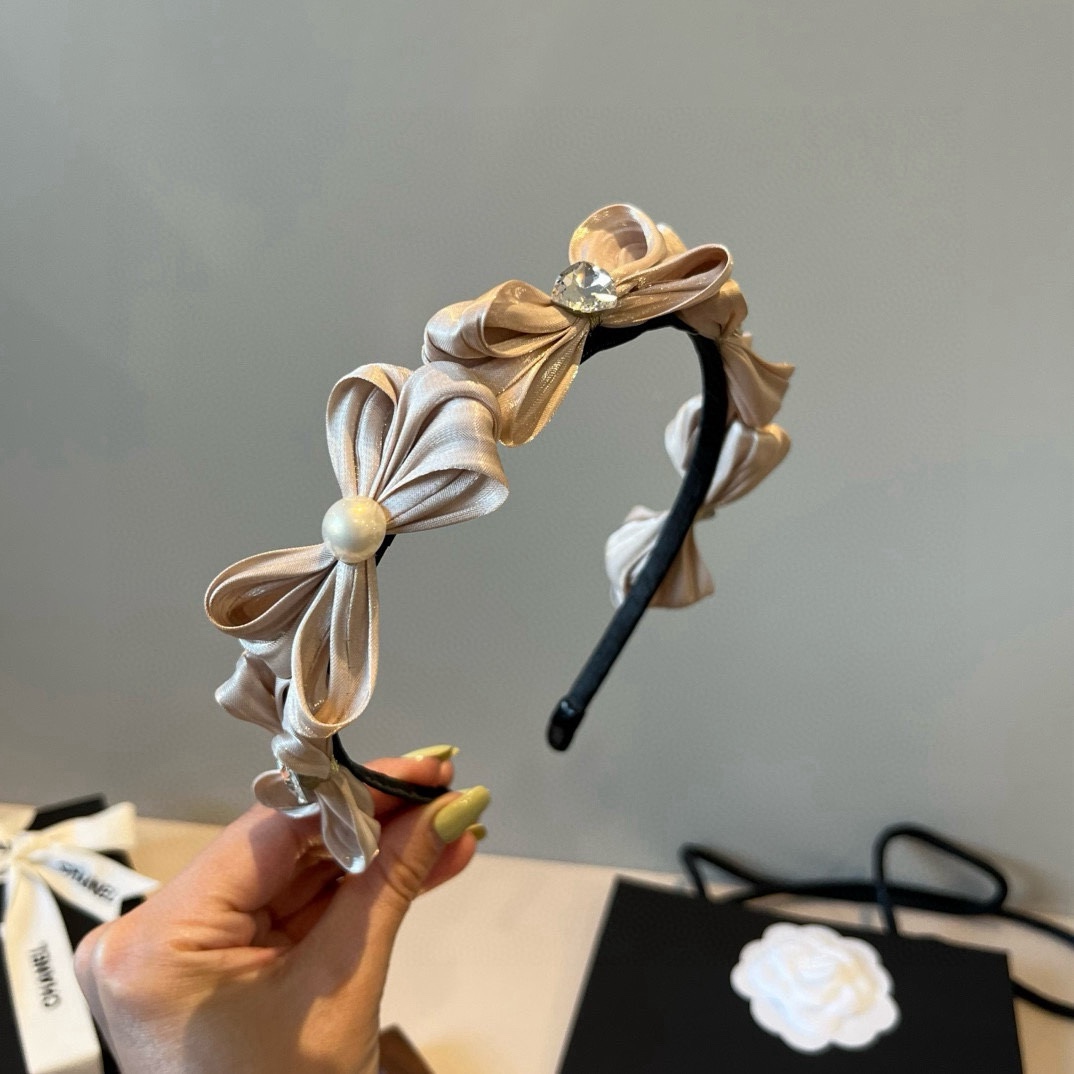 🆕

miumiu缪缪新款发箍