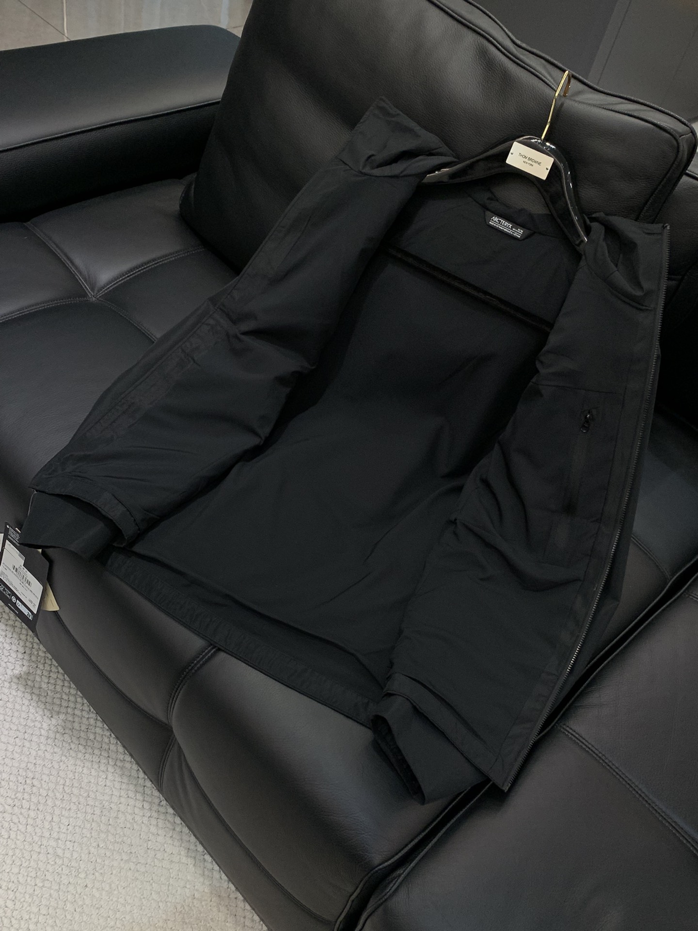 ，ARCTERYX 始祖鸟，2025秋季AW新品，时尚休闲连帽外套，专柜同步有售，原单狠货，进口原版面料