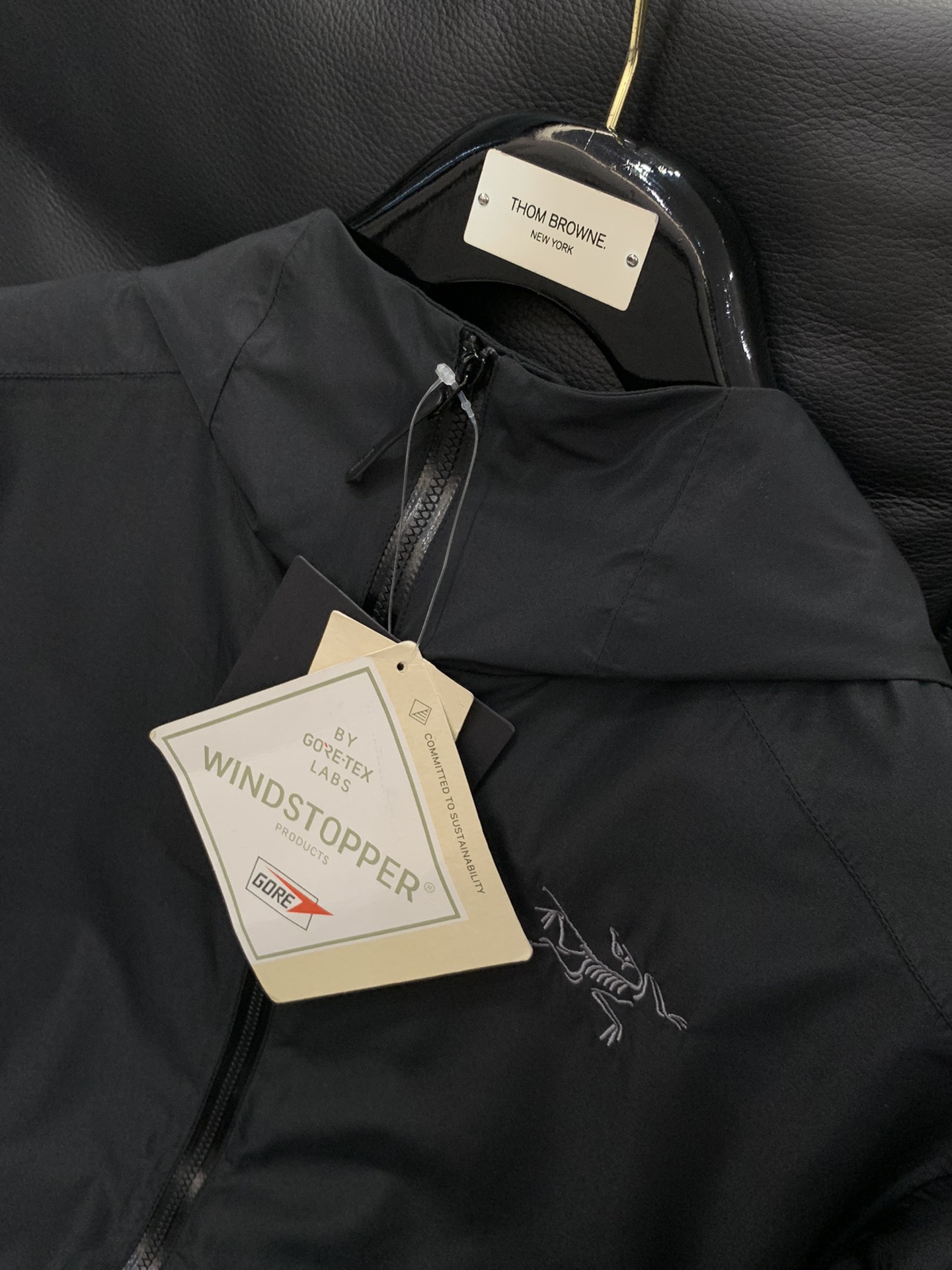 ，ARCTERYX 始祖鸟，2025秋季AW新品，时尚休闲连帽外套，专柜同步有售，原单狠货，进口原版面料