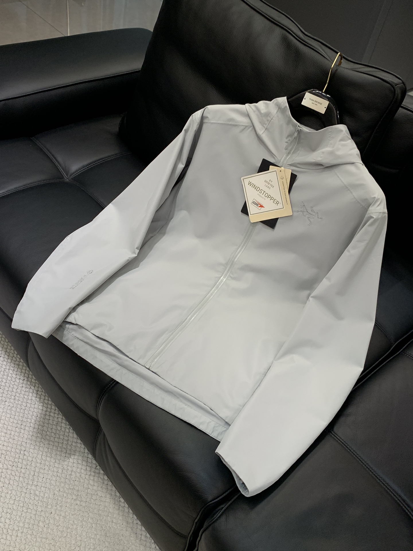 ，ARCTERYX 始祖鸟，2025秋季AW新品，时尚休闲连帽外套，专柜同步有售，原单狠货，进口原版面料