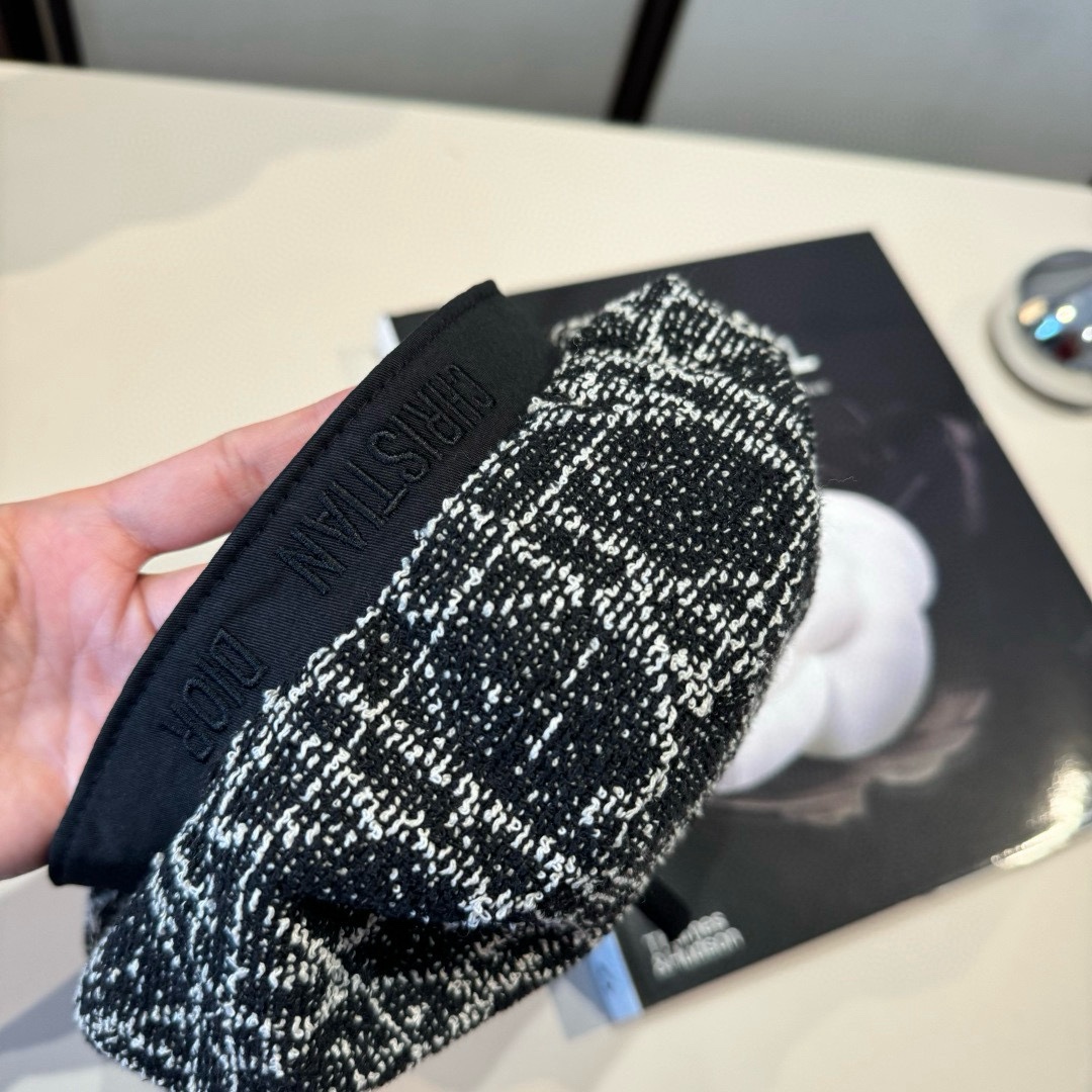 🆕

Dior迪奥新款贝雷帽，高端定制，头围57cm