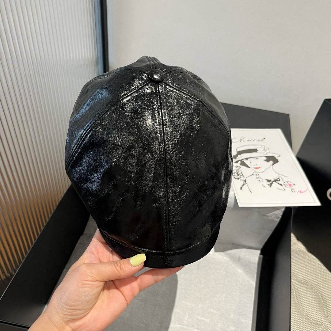 🆕

普拉达新款前进帽，高端定，头围57cm