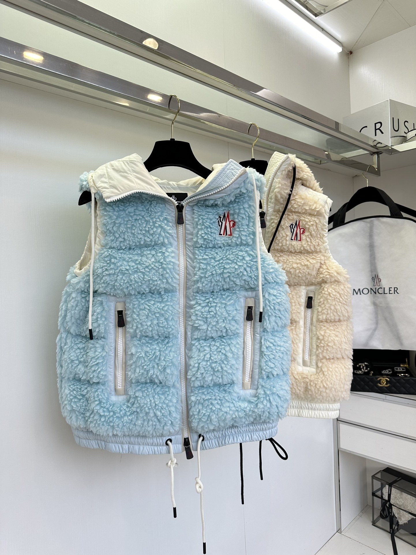 Moncler Inspired Padded Vest: Warm, Stylish, and Perfect for Autumn/Winter 3 i1757124404 2417 1