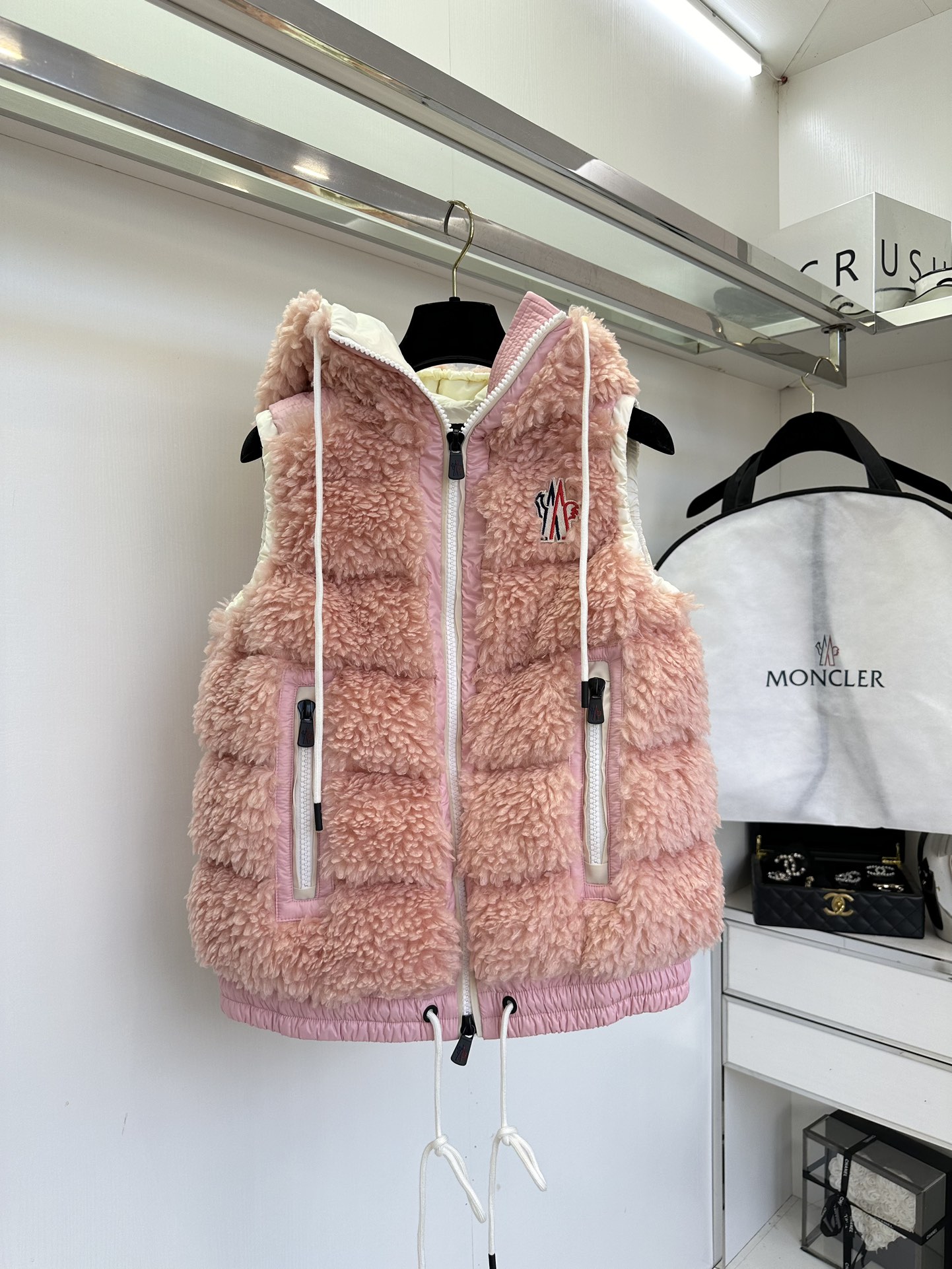 Moncler Inspired Padded Vest: Warm, Stylish, and Perfect for Autumn/Winter 4 i1757124404 5429 2