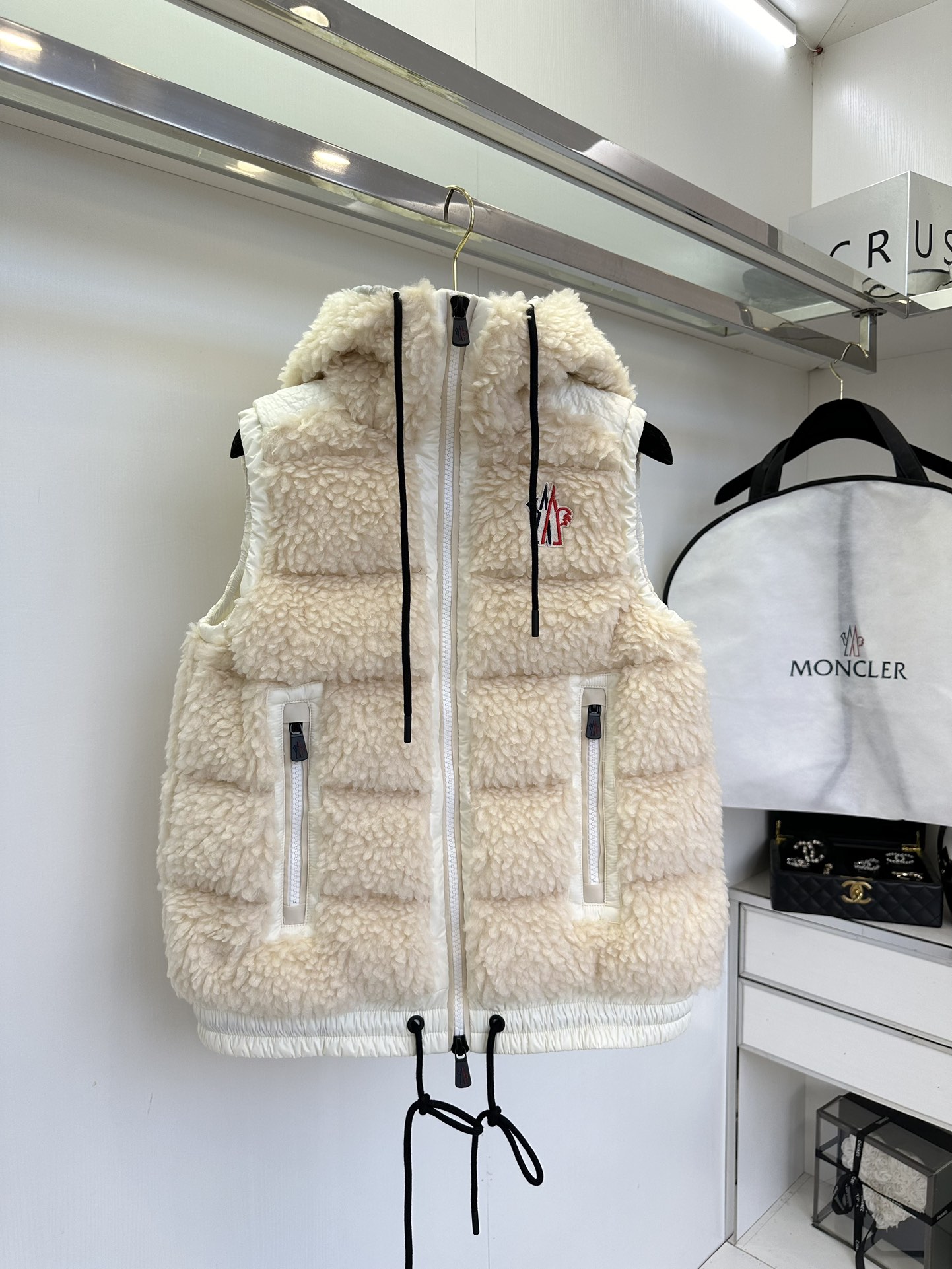 Moncler Inspired Padded Vest: Warm, Stylish, and Perfect for Autumn/Winter 9 i1757124404 6115 7