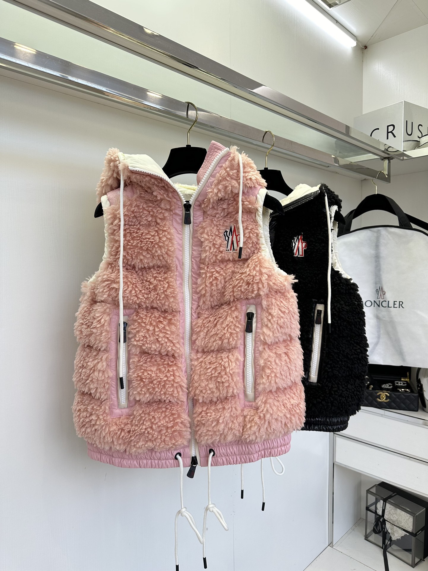 Moncler Inspired Padded Vest: Warm, Stylish, and Perfect for Autumn/Winter 2 i1757124404 7232 0