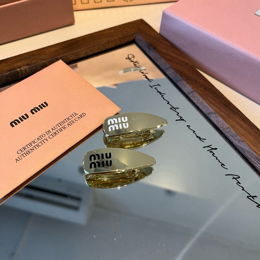 NO:371489,(Single) Miumiu Miu new hairpin hairpin, hairpin, miumiu, hairpins19860909（单个） miumiu缪缪新款发夹发夹,发夹,miumiu,hairpins,accessory
