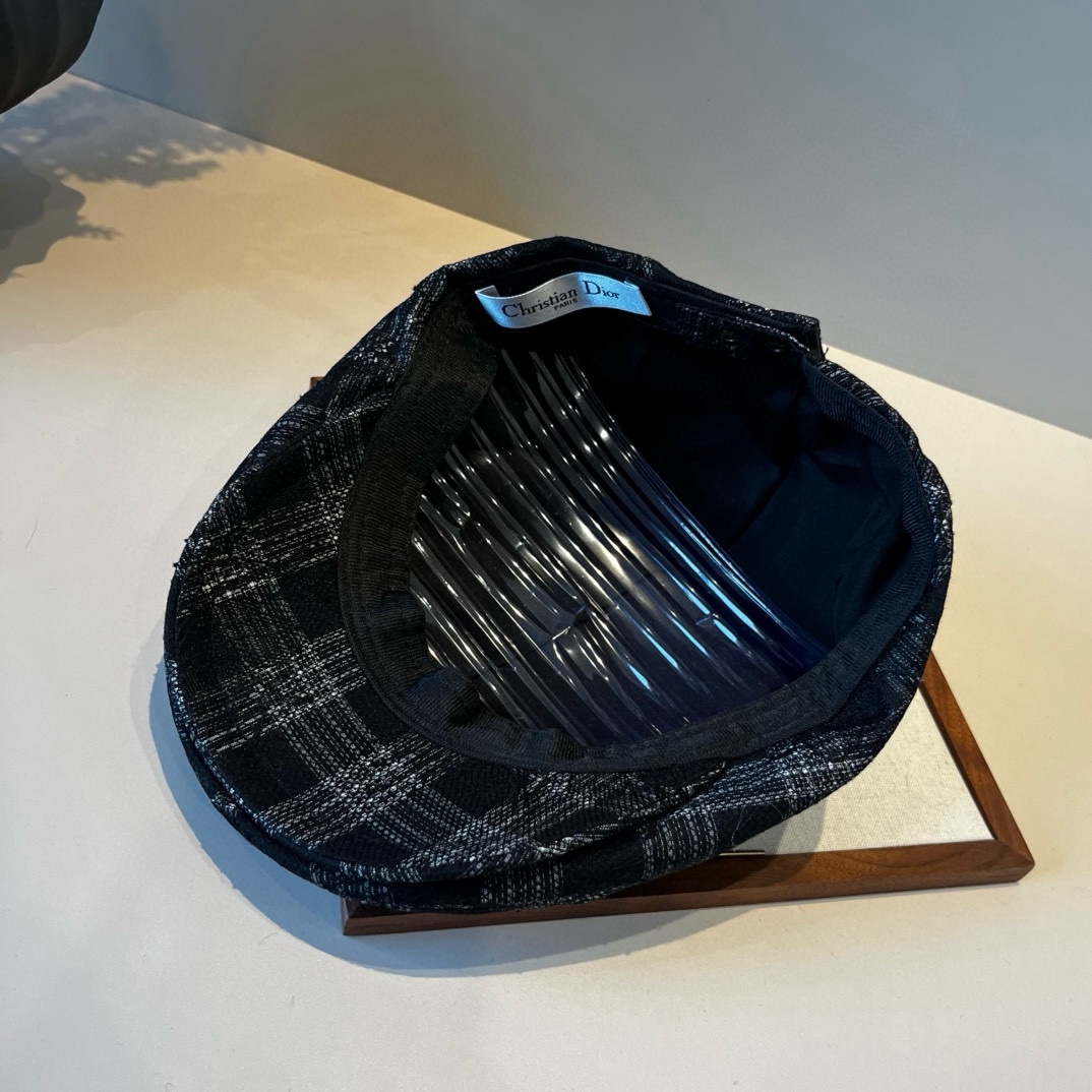 🆕

Dior迪奥新款鸭舌前进帽，头围58cm