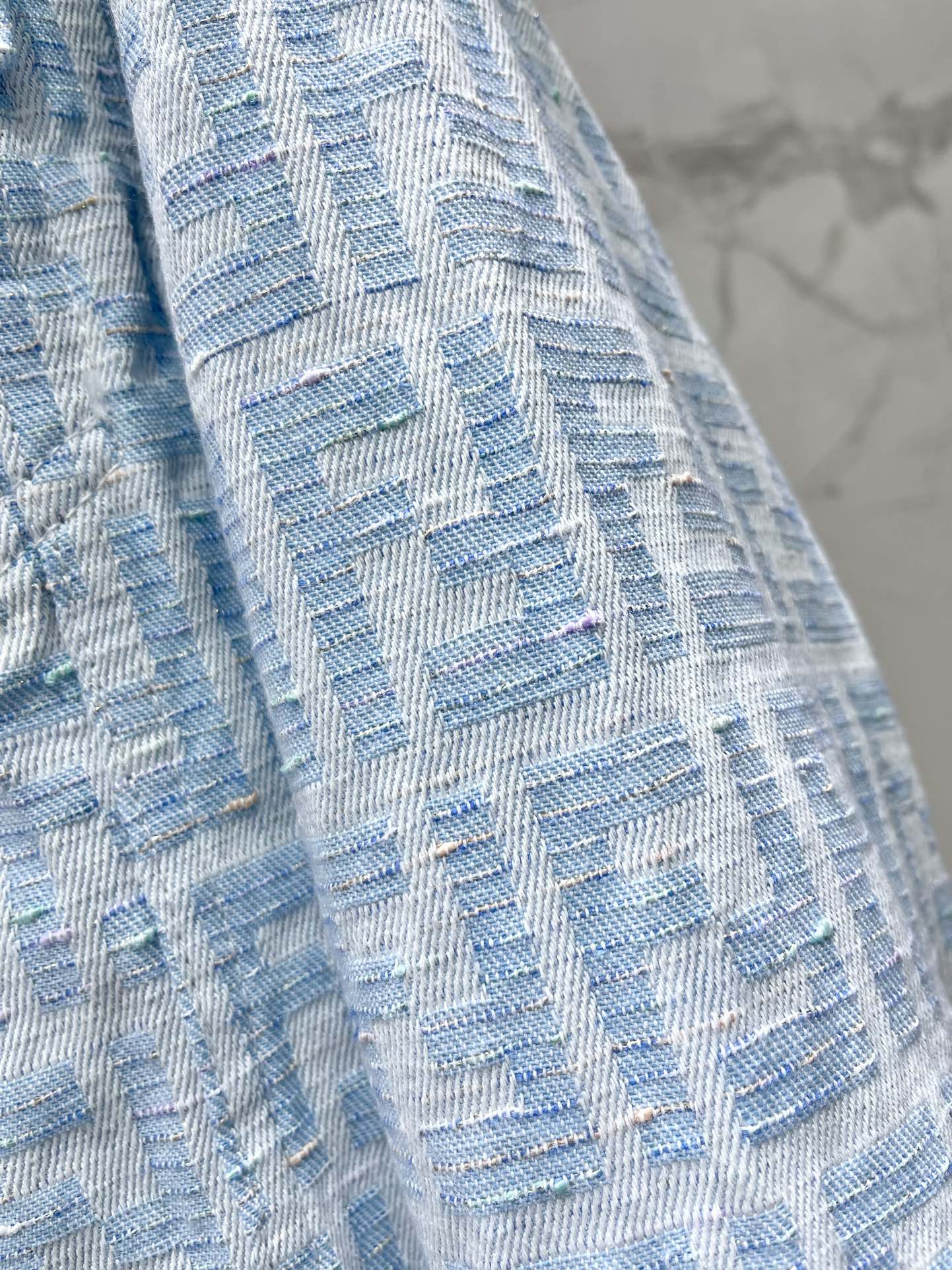 𝗙𝗘𝗡𝗗* 芬迪新款字母提花满印翻领外套🔠【字母提花の小心机】🔠▫️满印FENDI字母提花，低调又高级！