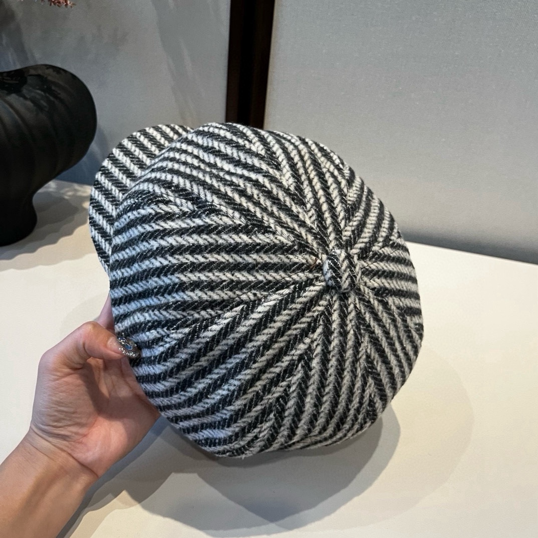 🆕

Celine赛琳新款鸭舌画家帽，男女通用，