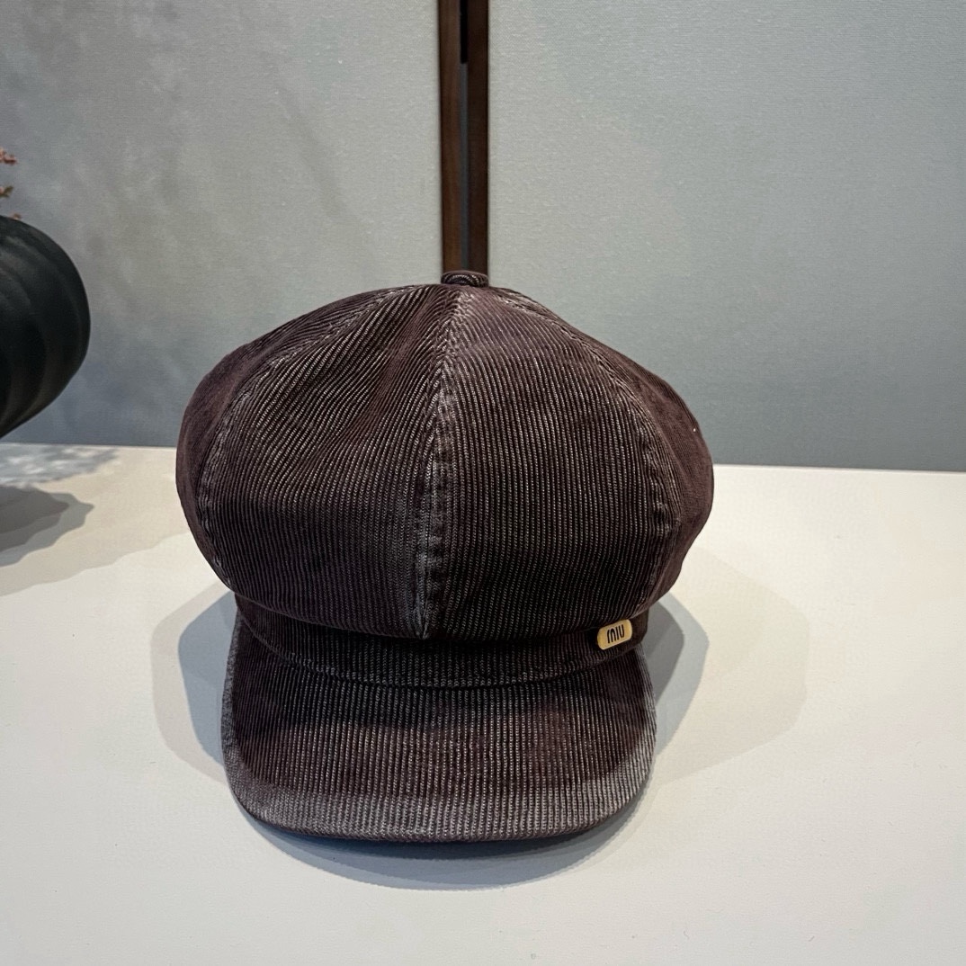 🆕

miumiu缪缪新款鸭舌画家帽，头围57cm