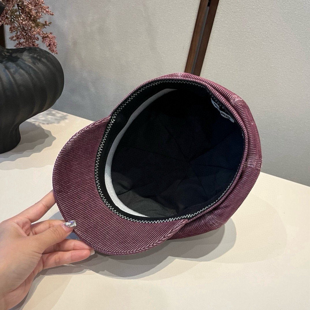 🆕

miumiu缪缪新款鸭舌画家帽，头围57cm