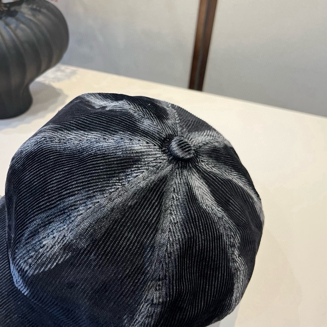 🆕

miumiu缪缪新款鸭舌画家帽，头围57cm