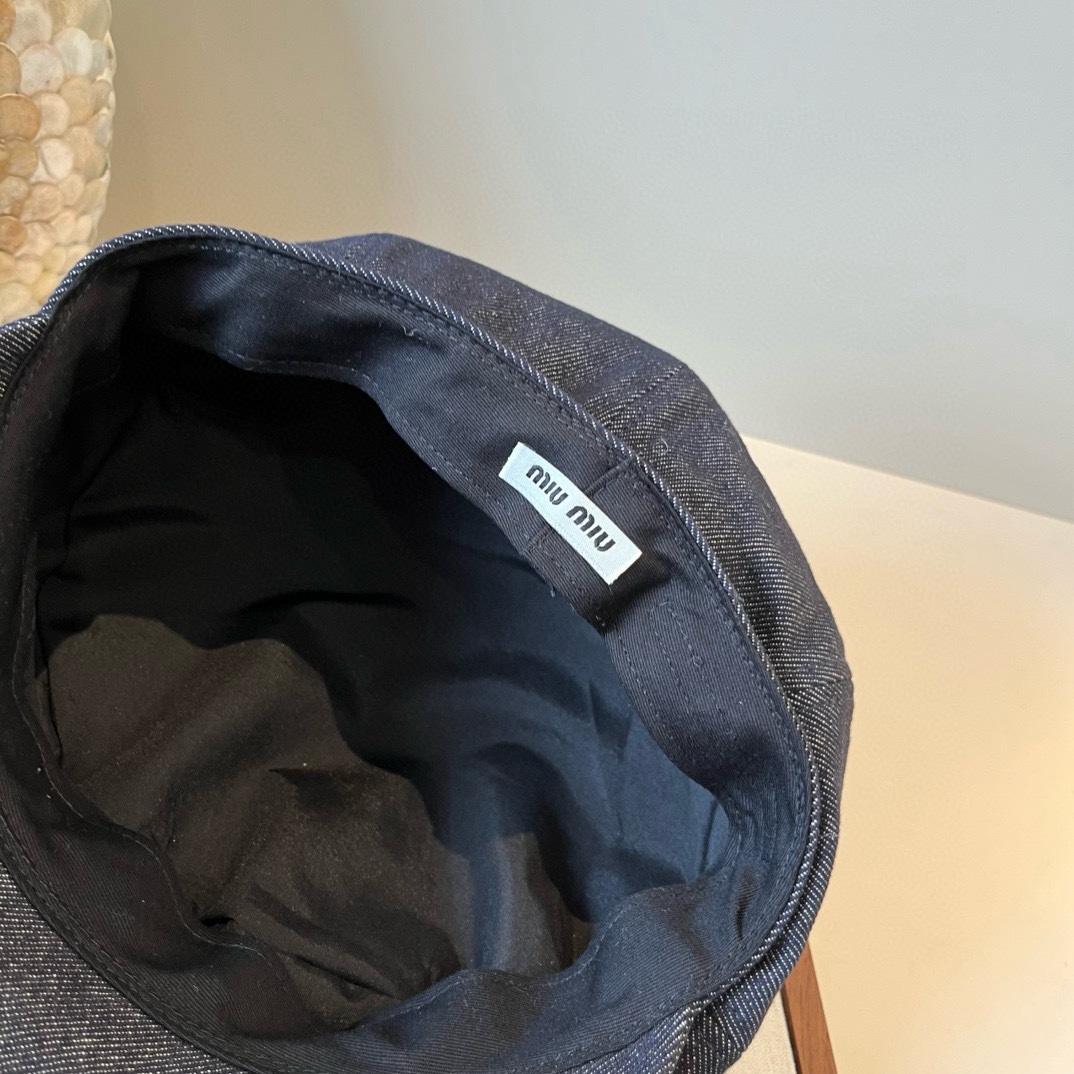 🆕

miumiu缪缪新款鸭舌军帽，高级定制，头围57cm