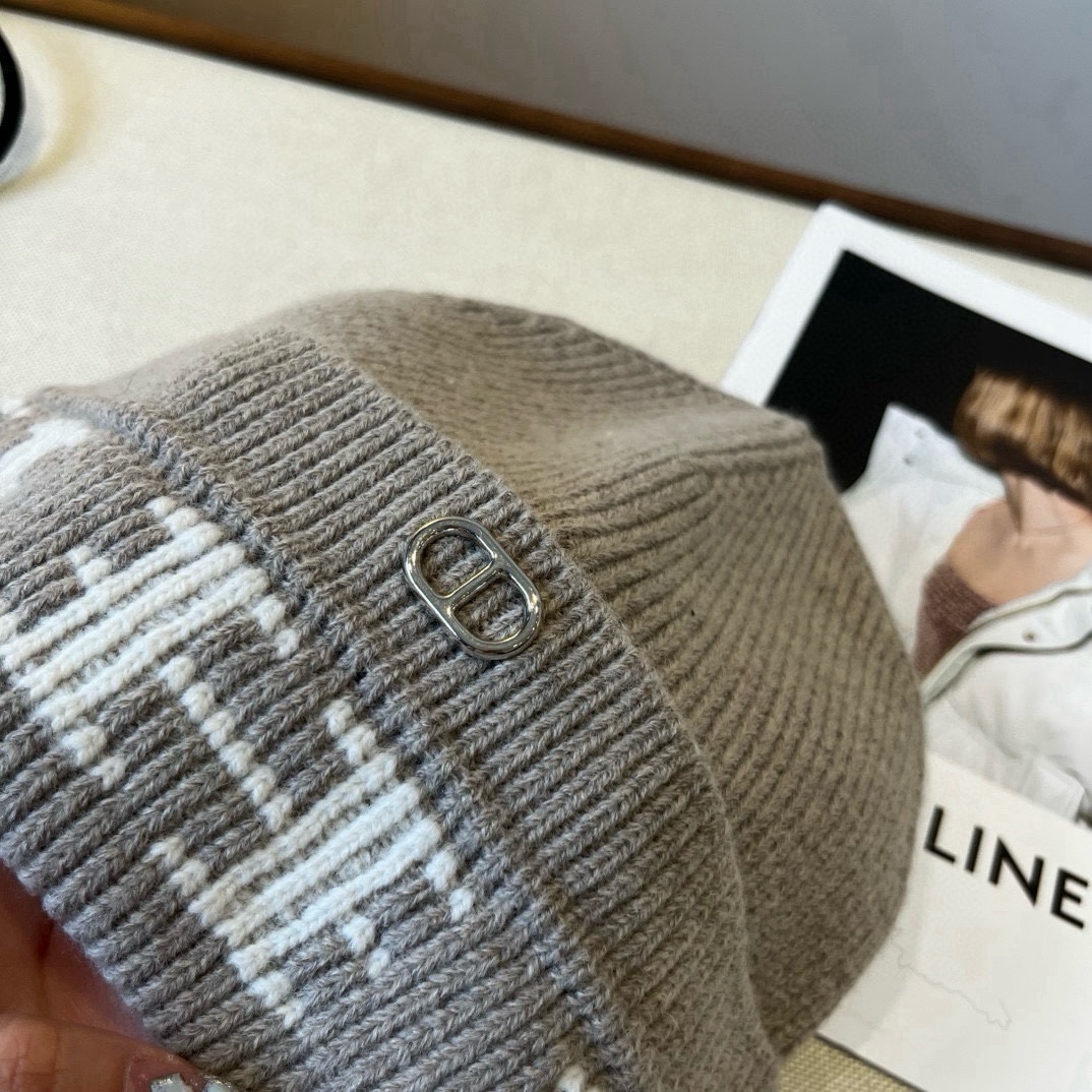 🆕

Hermes爱马仕新款针织毛线帽