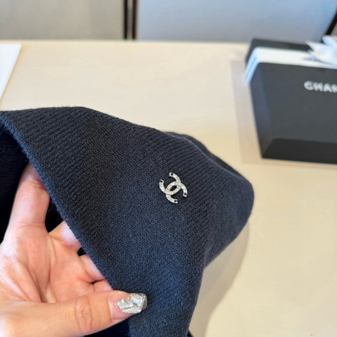 🆕

Chanel香奈儿新款毛线帽，专柜款，正品开模