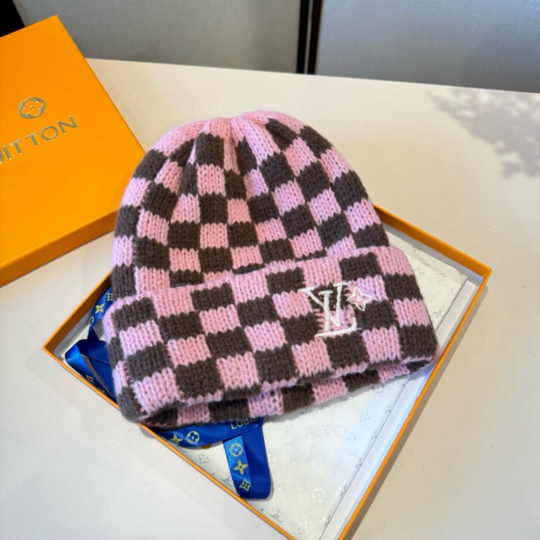 🆕

Lv路易威登棋盘格针织毛线帽，男女通用款