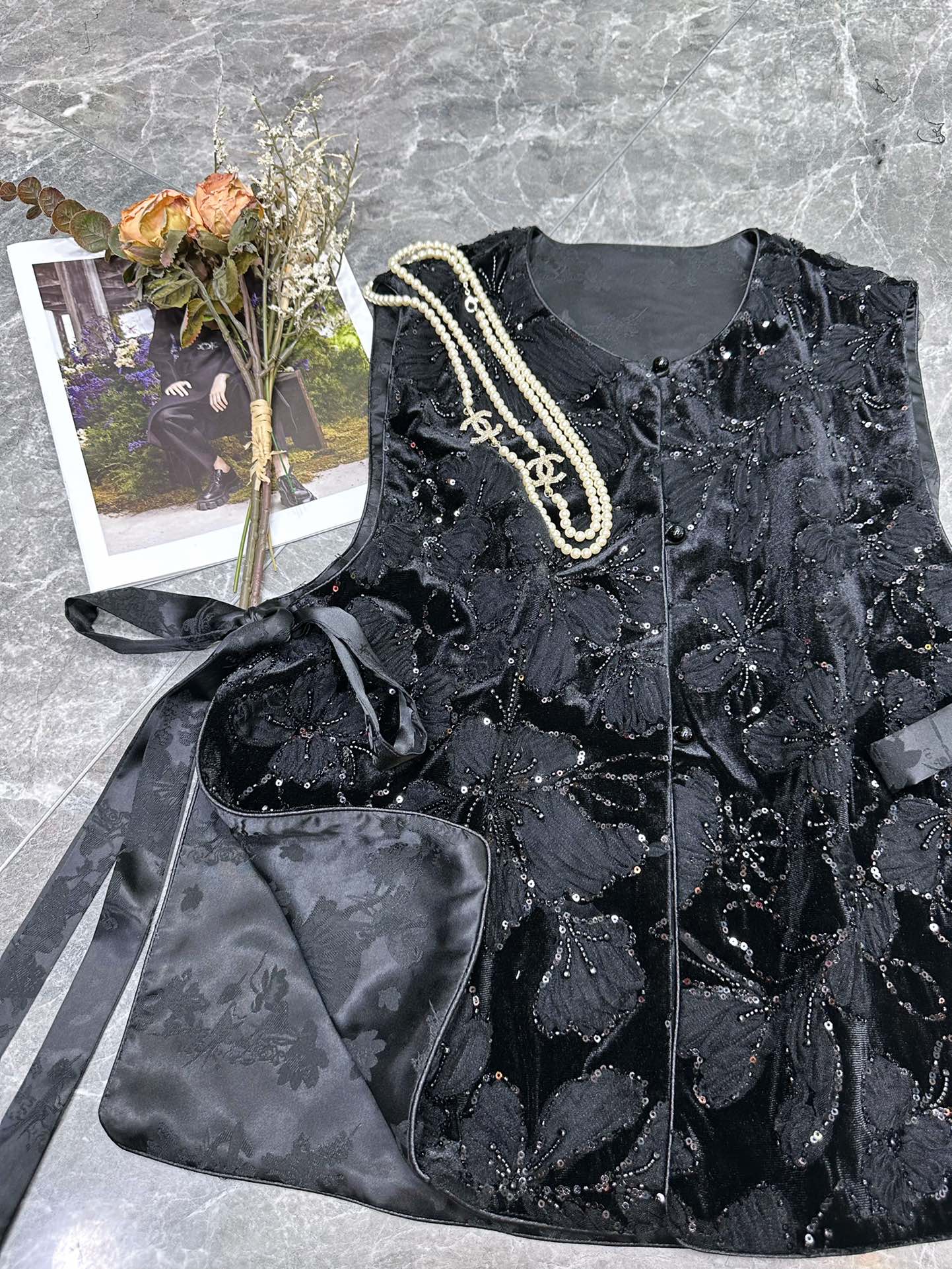 Elegant Embroidered Floral Vest with Side Tie Detail - Versatile Style 3 i1757167427 1899 5
