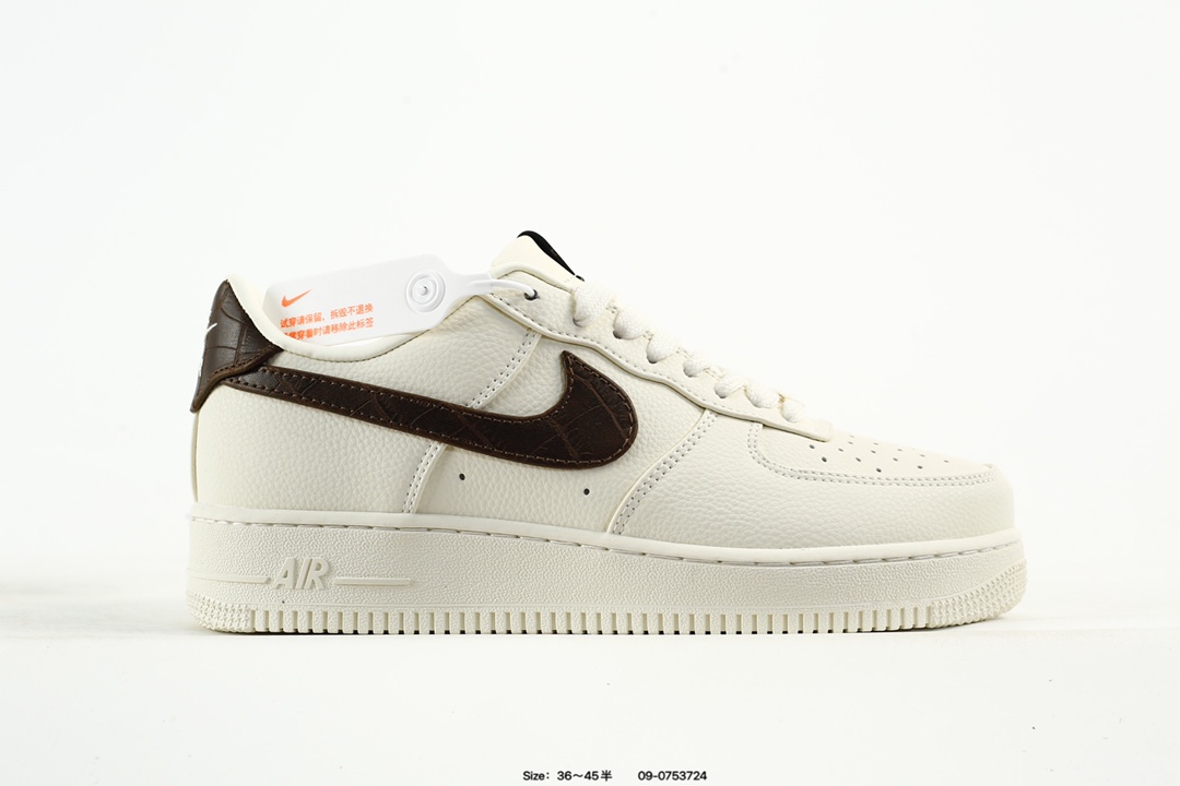 💰120
公司级✅耐克Nike AIR FORCE 1’07空军一号低帮百搭休闲运动板鞋。柔软、弹性十足的缓震性能和出色的中底设计,横跨复古与现代的外型结合,造就出风靡全球三十多年的Force
货号:IH7332-001
尺码:36 36.5 37.5 38 38.5 39 40 40.5 41 42 42.5 43 44 45
编码:09-0753724