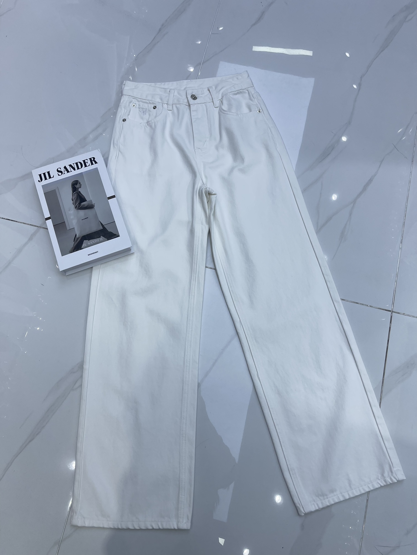 Pantalon droit à jambe large et logo en relief Dior 25SS pour femme