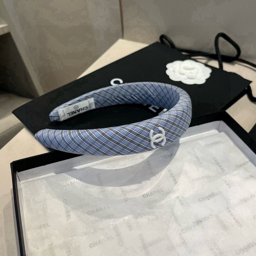 🆕

Chanel香奈儿发箍 经典小香头箍