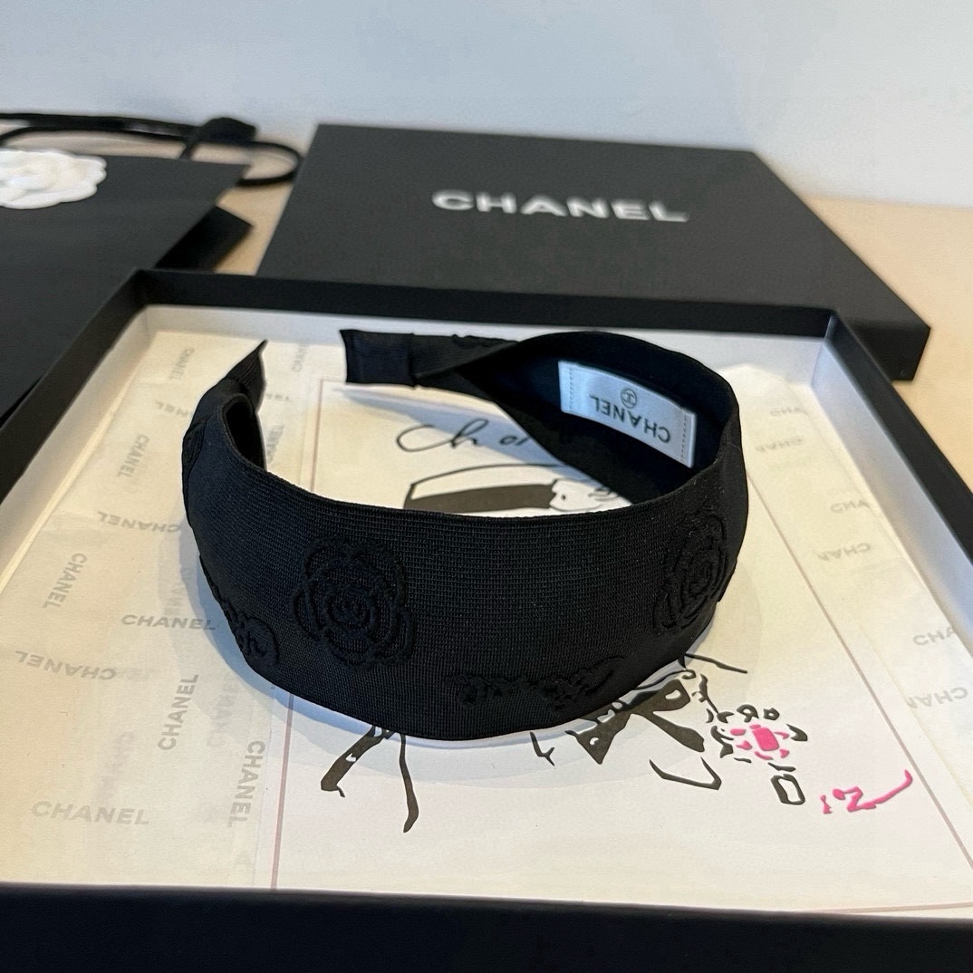 🆕

Chanel香奈儿发箍 经典小香头箍