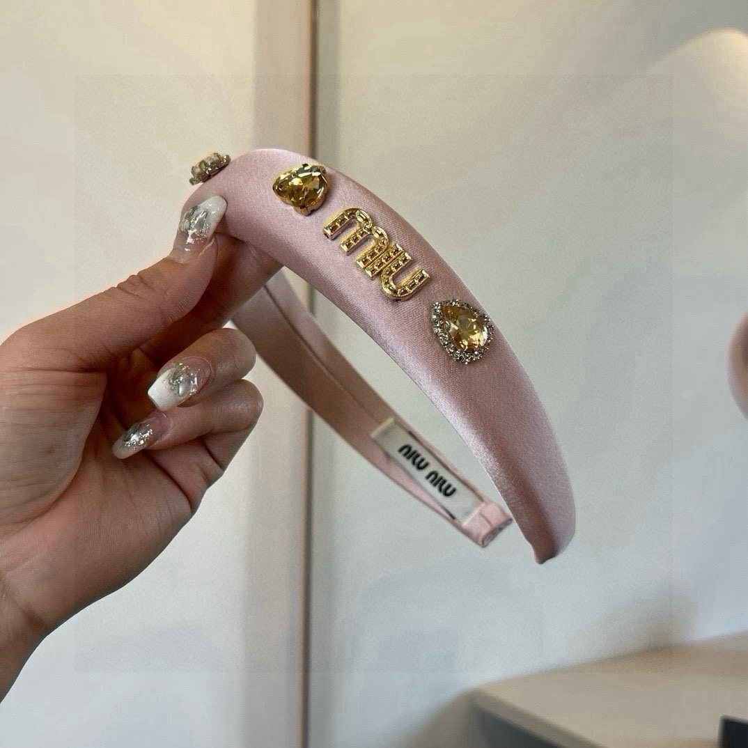 🆕

miumiu缪缪发箍