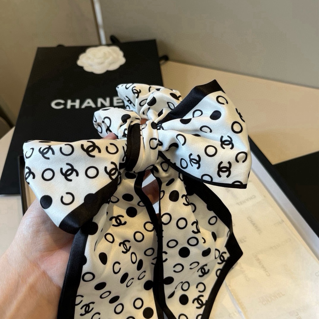 🆕

Chanel香奈儿蝴蝶结发圈