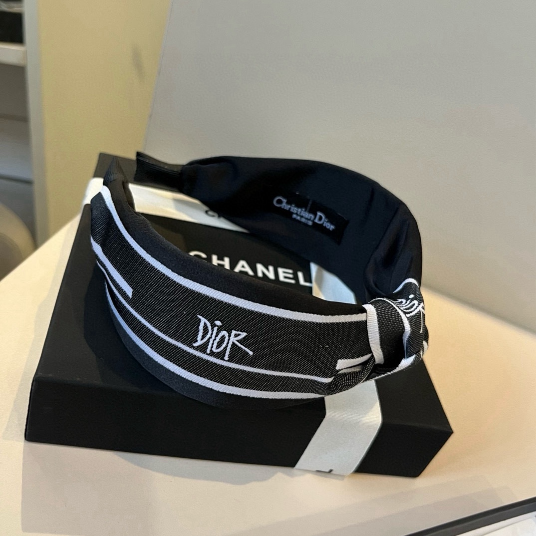 🆕

Dior迪奥新款发箍