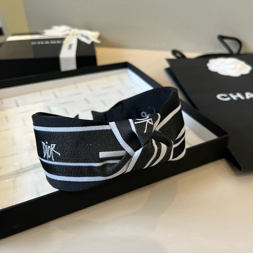 🆕

Dior迪奥新款发箍