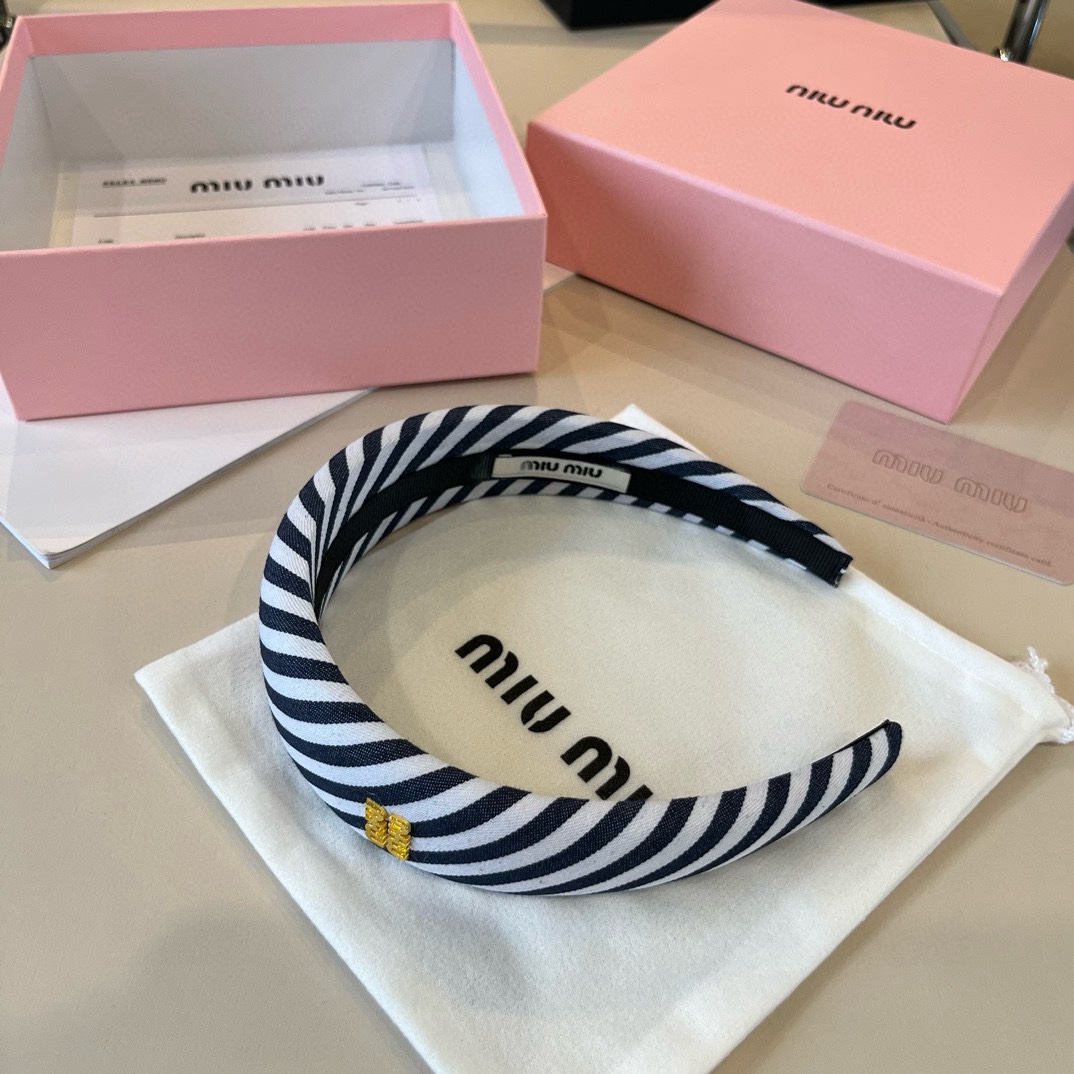 🆕

miumiu缪缪新款发箍