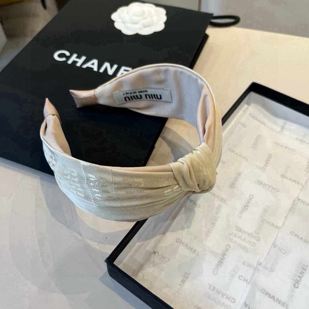 🆕

miumiu缪缪新款发箍