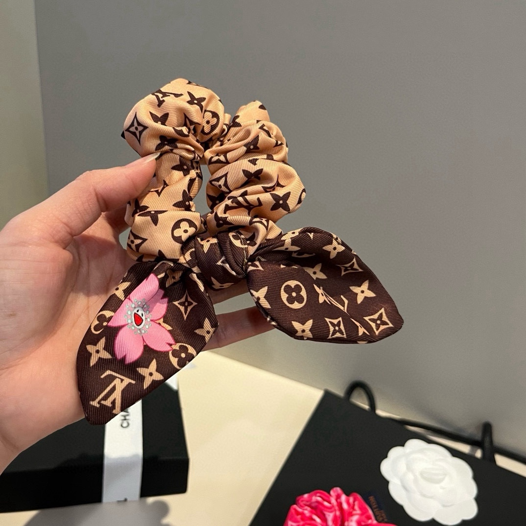 🆕（单个）

LV蝴蝶结发圈
