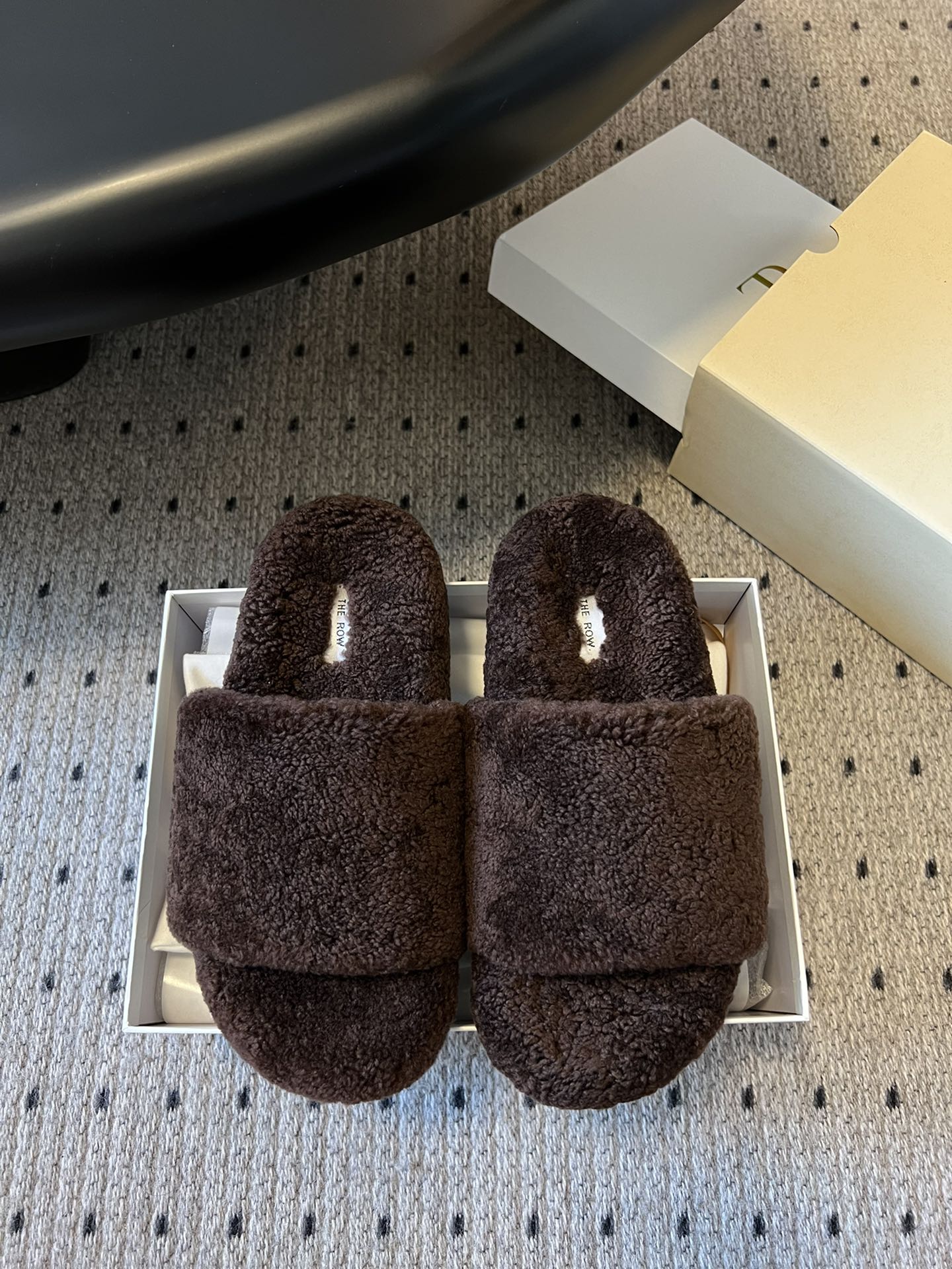 The Row chaussons en mouton moelleux, mouton d'Australie + confort moelleux et élastique, version achat en ligne, chaud et tendance pour l'automne-hiver